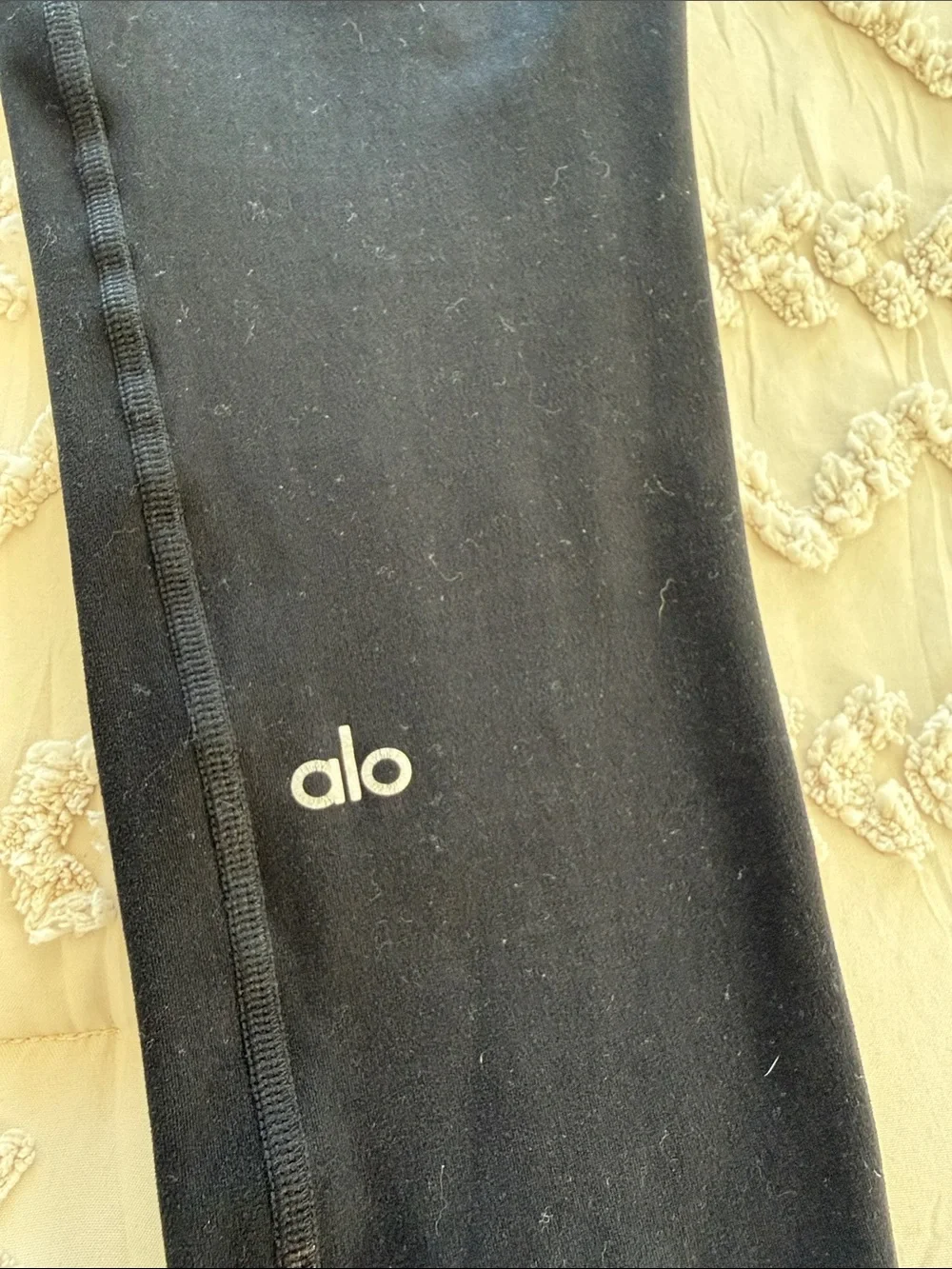 Alo leggings with ribbed cuff and waistband